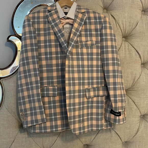 Kids World of USA Other - New with tags boys suit, size 12